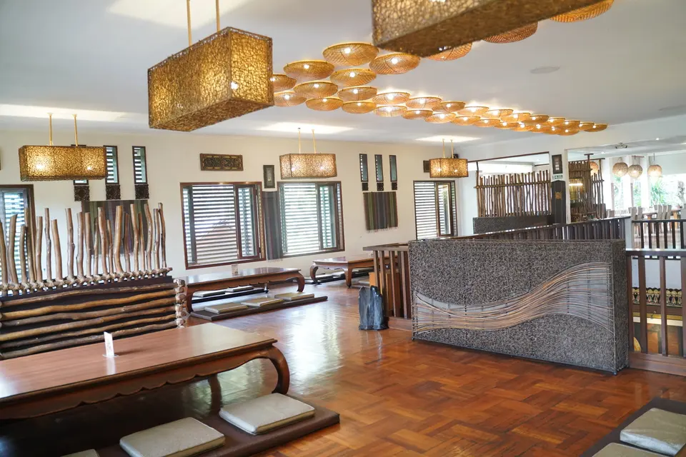 Raja Rasa floor-seating dining hall